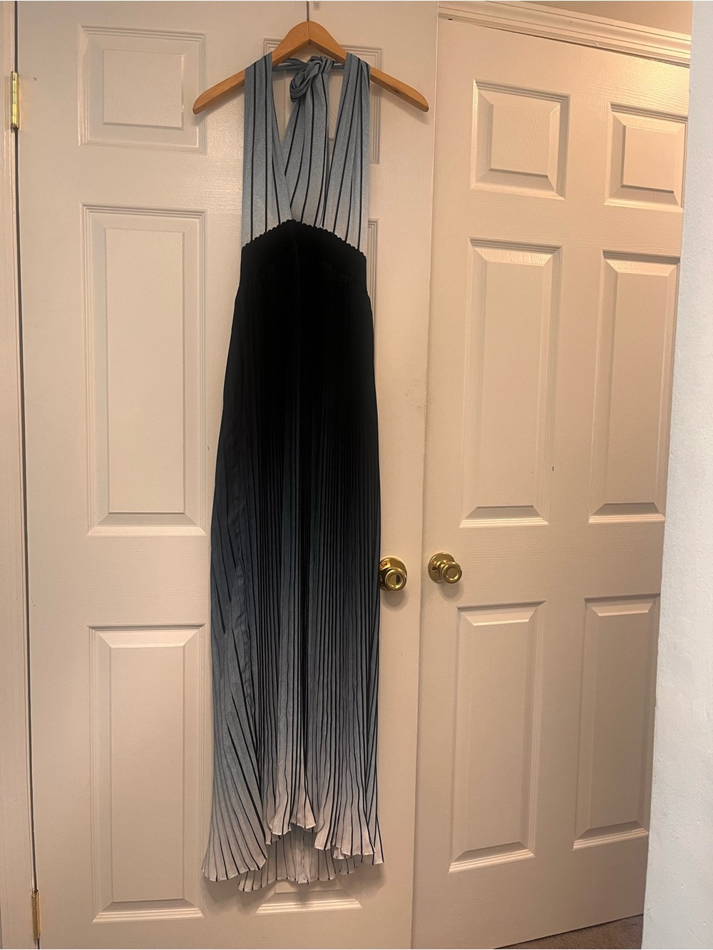 Ombre Halter Pleated Maxi Dress in Light Blue and Black S